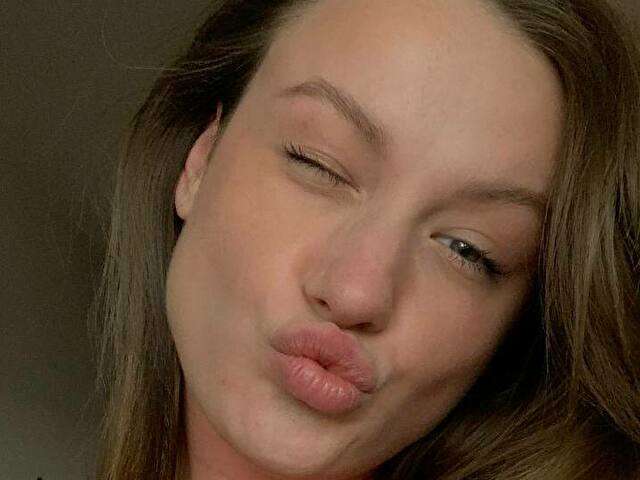 YUNGLINA free sexy photo