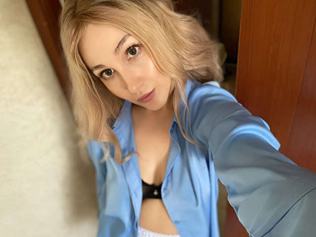 CAROLMAY free sexy photo