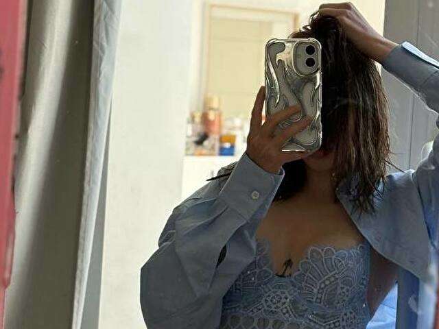 VIVIENNBLOOM free sexy photo
