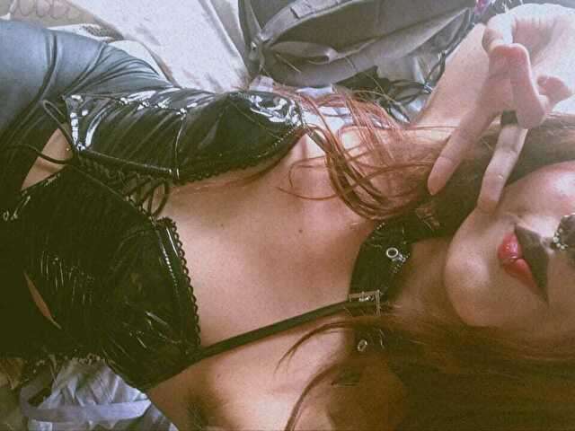 DAINAEVANSS free sexy photo