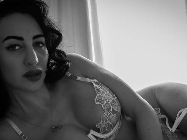 CARLAREYS1 free sexy photo