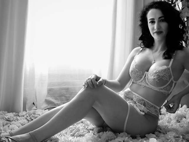 CARLAREYS free sexy photo