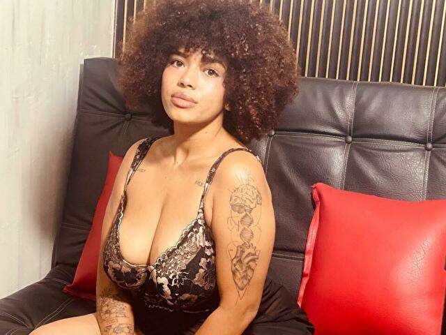 NAYASCARLET free sexy photo