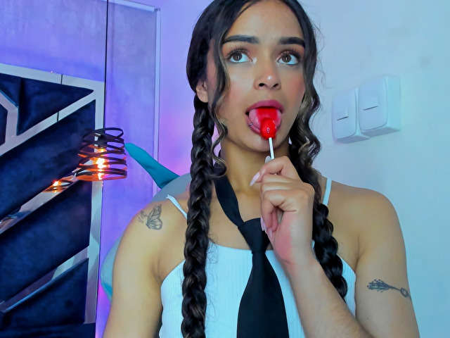 LILIEVANSS free sexy photo