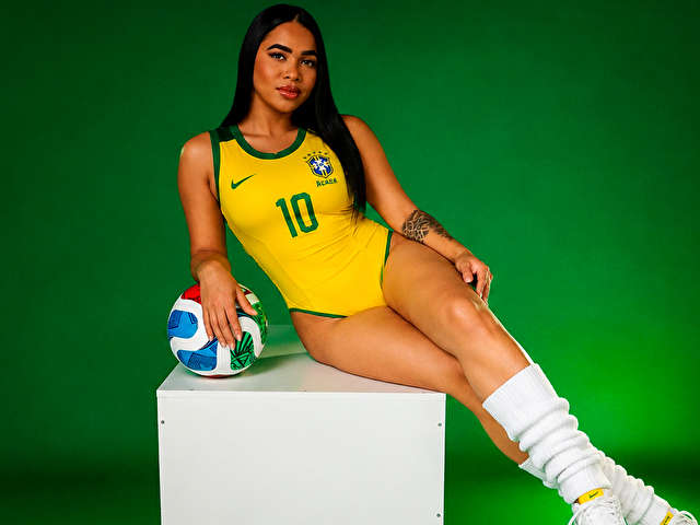 KARLABELUCCI free sexy photo