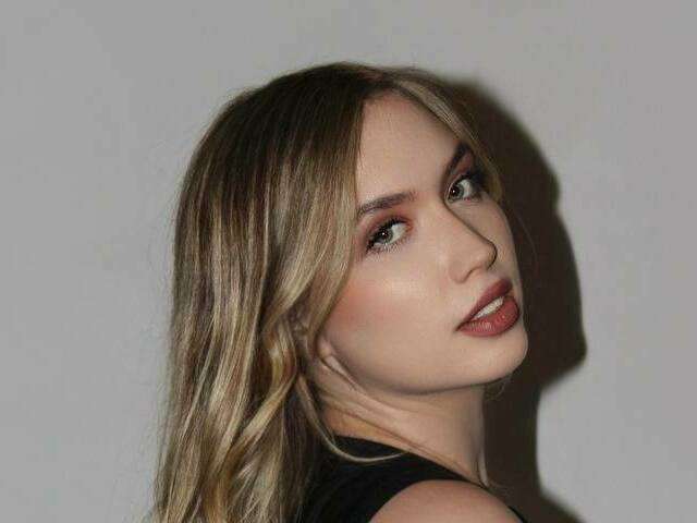 NICOLE4 free sexy photo