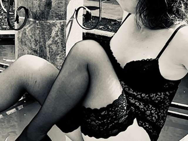 HOTMILF49 free sexy photo