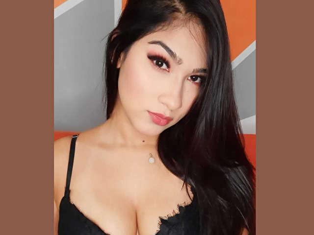 ALICEBENNET free sexy photo