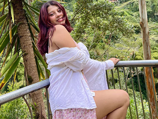 CORALINEHALE free sexy photo