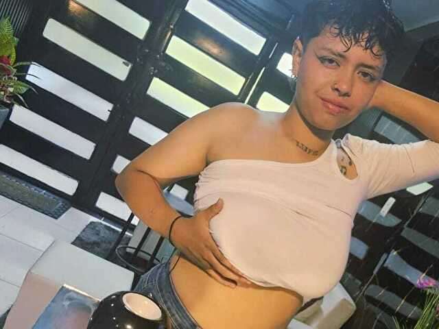 LUNABUSTY free sexy photo