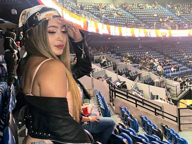 CAROLINEE free sexy photo