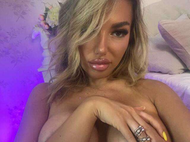 CLARAHAZEL free sexy photo