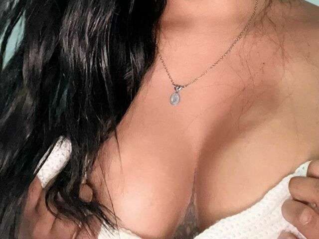 TAYLORSAINZ1 free sexy photo