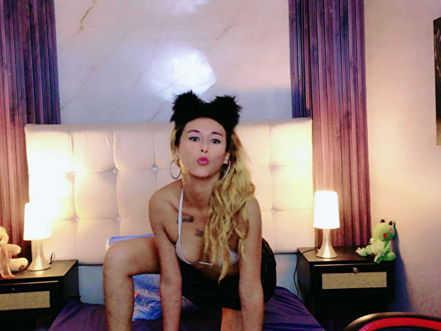CHARLOTTPAET free sexy photo