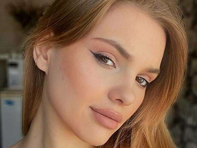 ADELLOVEYOU free sexy photo