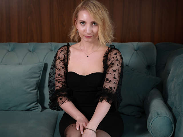 CINDERELLAXO free sexy photo