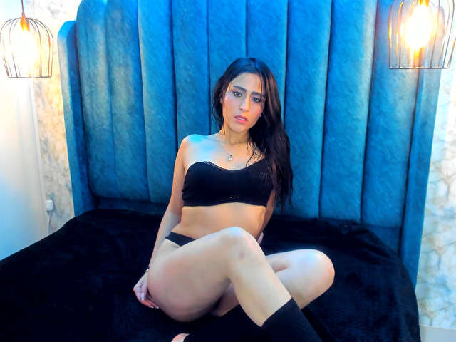 ALAIAA free sexy photo