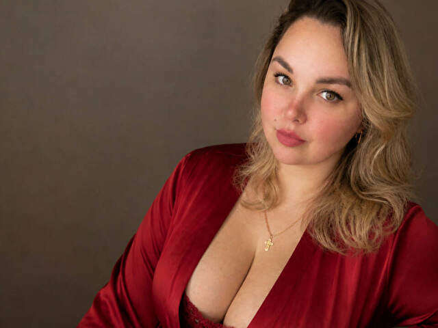 SUGARPLUMP free sexy photo