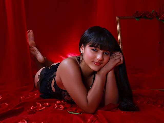EVELYNE free sexy photo