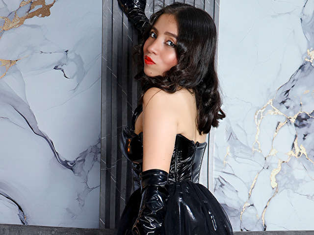 LUCIEWILLIS free sexy photo