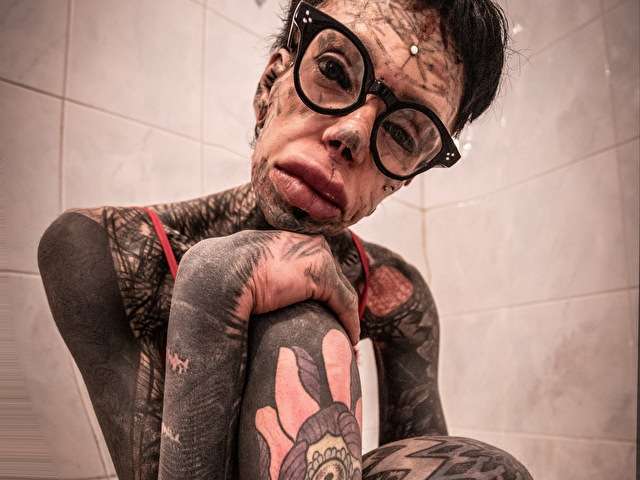 SKAR free sexy photo