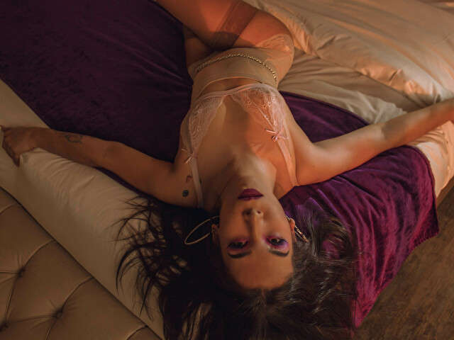 EMILYRICHIEE free sexy photo