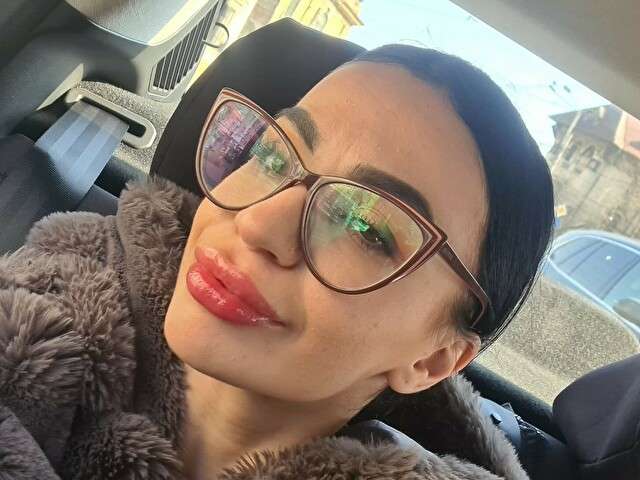 RANIAVIBES free sexy photo