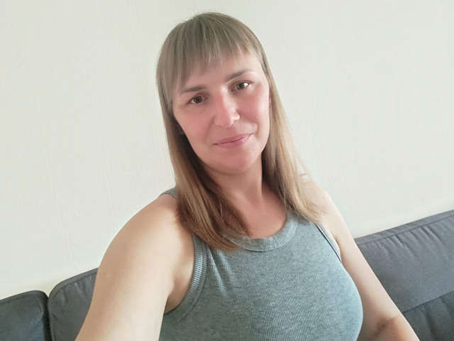 ELARA free sexy photo
