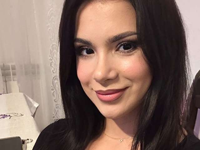 LARAMINXX free sexy photo