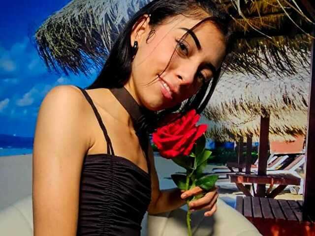 DANIELALOPEZ free sexy photo