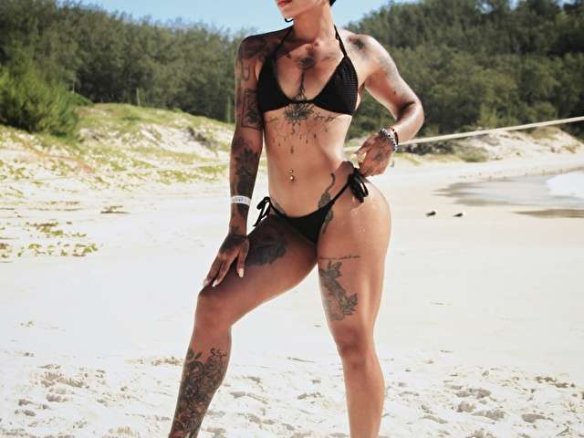 LADYSQUIRT free sexy photo