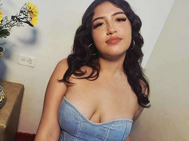 KARIMBELTRAN free sexy photo