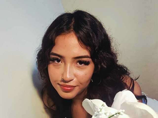 KARIMBELTRAN free sexy photo