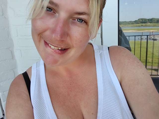 MYSTERYWOMAN free sexy photo