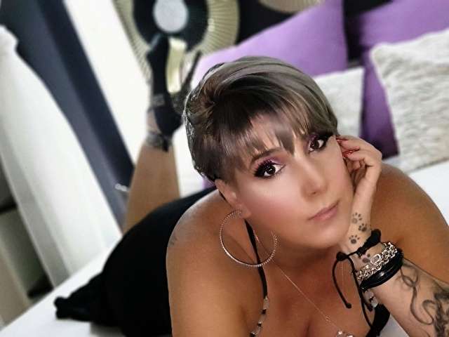 AMANDADUDLEY free sexy photo